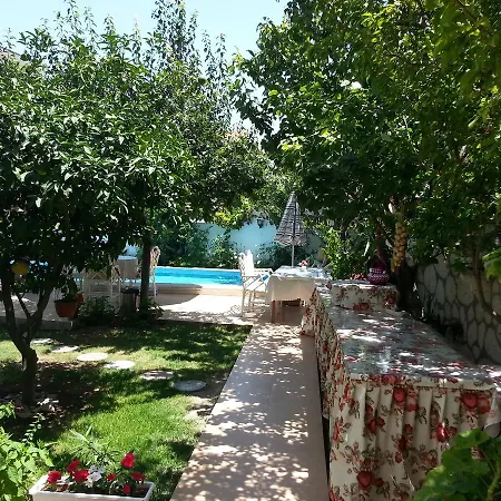 Sari Kosk Butik Alacati