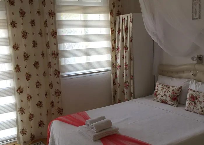 Sari Kosk Butik ألاتشاتي
