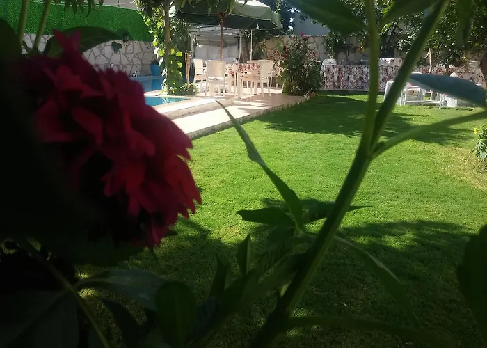 Sari Kosk Butik فندق ألاتشاتي